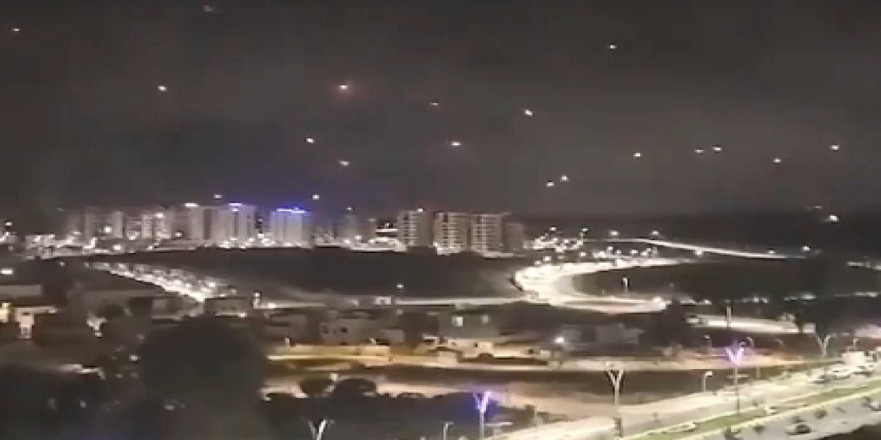 İsrail'in Başkenti Tel Aviv'de halk panik halinde füzeler balkonlardan izleniyor (Video haber)