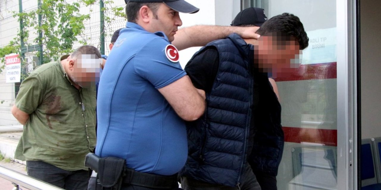 Adana Bildiğiniz Gibi: Temizlik işleri müdürü sizi geberteceğim diye polisi tehdit etti