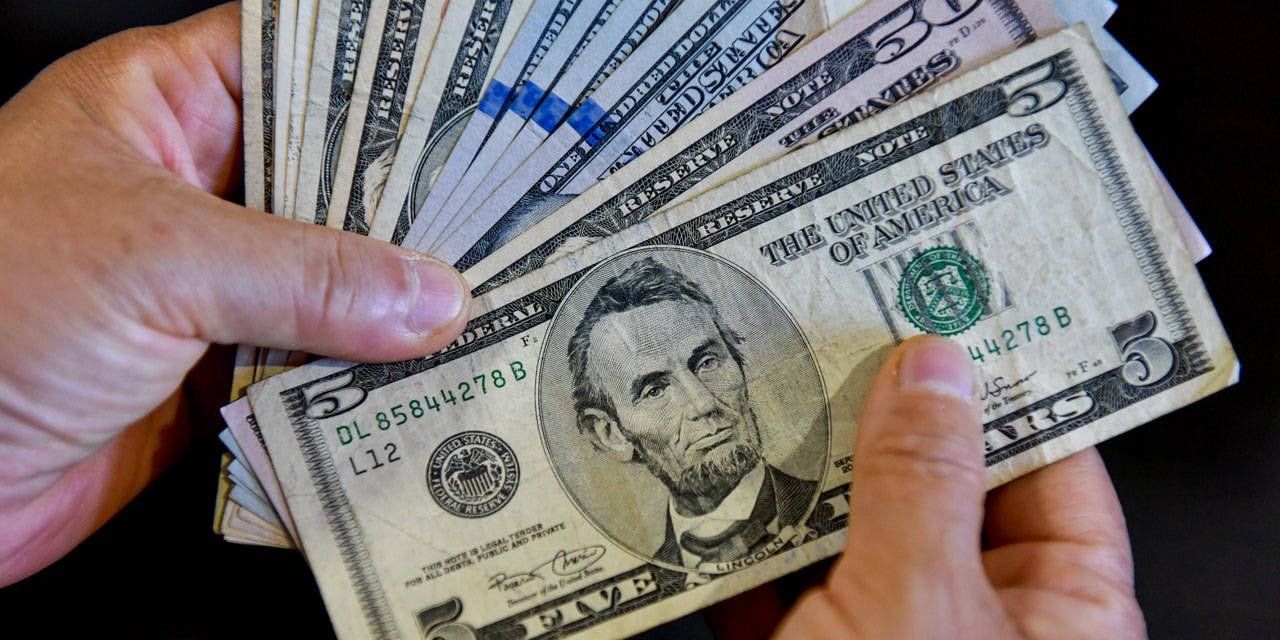 Merkez Bankası Kurunun Altında Dolar Satıldı Dolar 25 TL'ye Kadar Düşecek Uyarısı Geldi