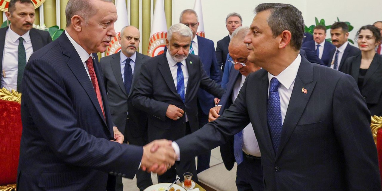 Özgür Özel Açıkladı: Türkiye'de 22 Yıl Sonra İlk Erdoğan'la İş Birliği Yapacağız