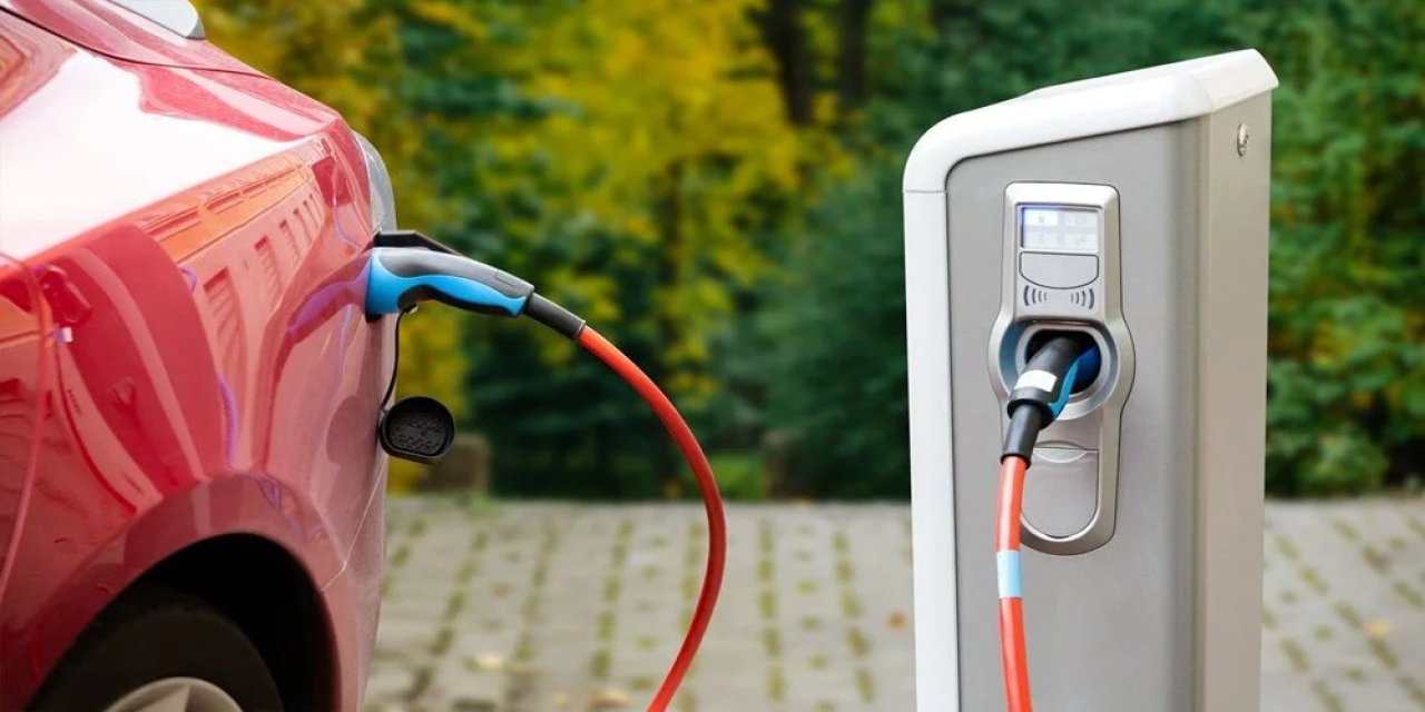 Kendi Kendine Şarj Olabilen Elektrikli Araba Geliştirildi Yakıt Parası Derdine Son!